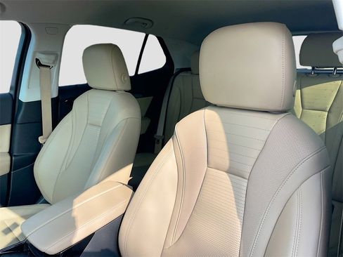 Used 2025 Buick Envision Preferred image 13