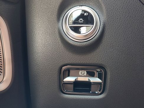 New 2025 Mercedes-Benz CLE 300 4MATIC Coupe image 23