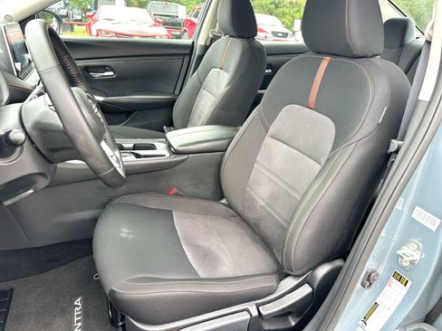 Used 2025 Nissan Sentra SR FWD image 17