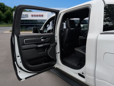 Used 2024 RAM 1500 Laramie AWD/4WD image 29