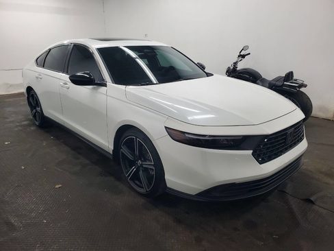 Used 2024 Honda Accord Sport image 3