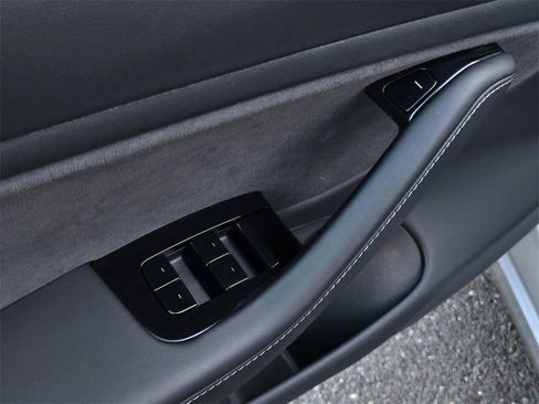 Used 2018 Tesla Model 3 Long Range image 11