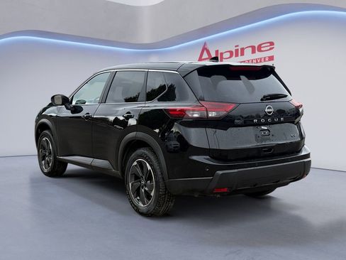 Certified 2024 Nissan Rogue SV image 3