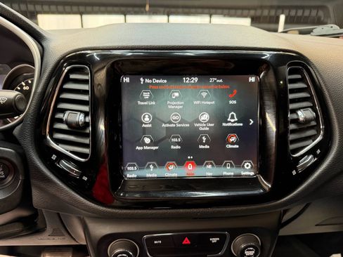 Used 2019 Jeep Compass Latitude image 23