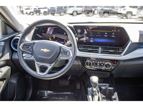 Used 2026 Chevrolet Trax LT w/ Driver Confidence Package FWD image 22