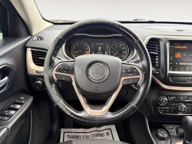 Used 2014 Jeep Cherokee Latitude AWD/4WD image 12