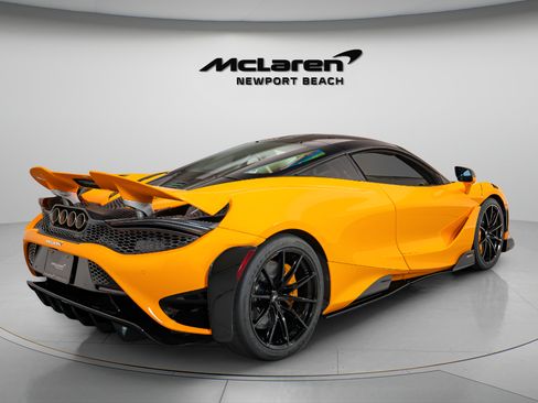 Used 2021 McLaren 765LT RWD image 6