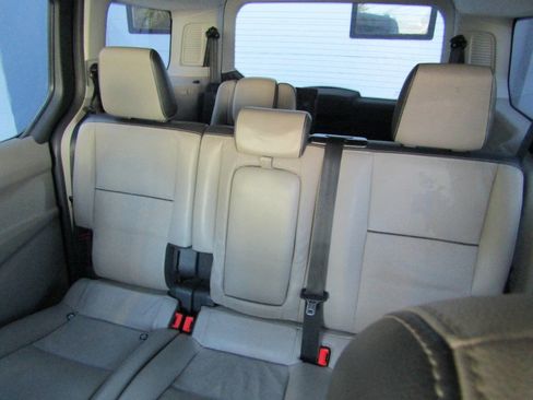 Used 2016 Ford Transit Connect XLT image 7
