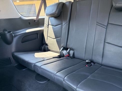 Used 2017 Cadillac Escalade ESV Premium Luxury image 45