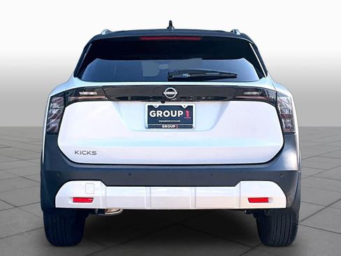 Certified 2026 Nissan Kicks SV FWD image 5