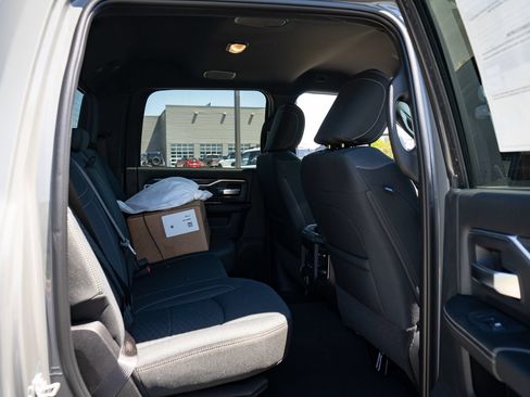 New 2026 RAM 2500 Big Horn AWD/4WD image 20