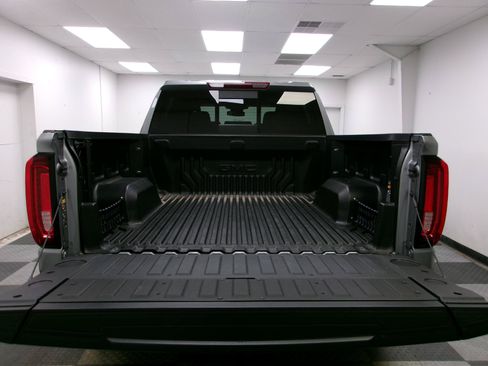 Used 2024 GMC Sierra 1500 SLT w/ SLT Convenience Package AWD/4WD image 12