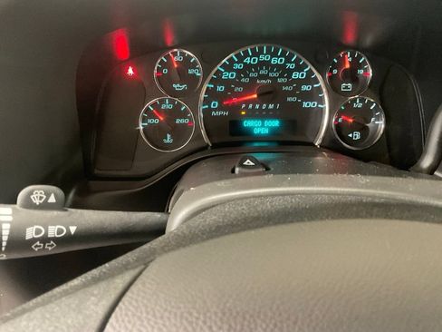 Used 2026 GMC Savana 3500 LT w/ LT Preferred Equipment Group RWD image 17