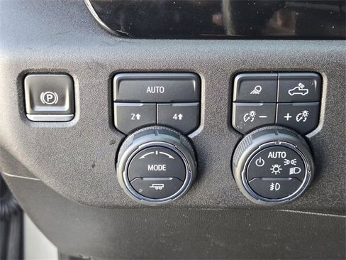 Used 2023 Chevrolet Silverado 1500 LTZ image 25