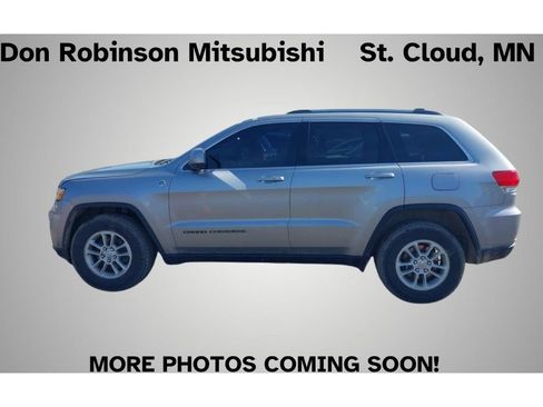 Used 2018 Jeep Grand Cherokee Laredo image 1