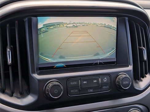 Used 2018 Chevrolet Colorado Z71 AWD/4WD image 17