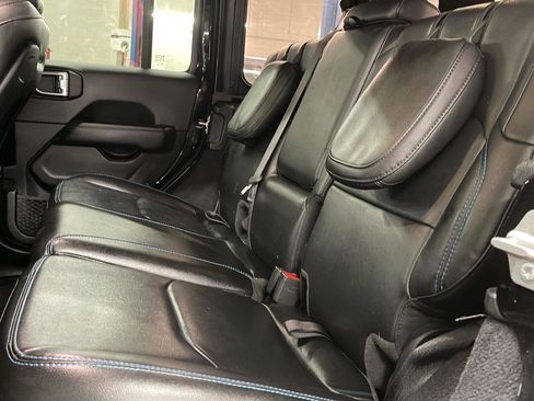 Used 2023 Jeep Wrangler Unlimited Rubicon 4xe w/ Cold Weather Group AWD/4WD image 8