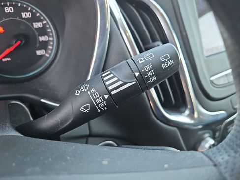 Used 2024 Chevrolet Equinox LT FWD image 23