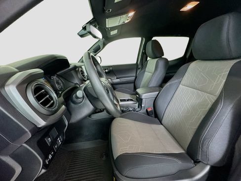Used 2023 Toyota Tacoma TRD Sport w/ Black Out Package (TMS) AWD/4WD image 12