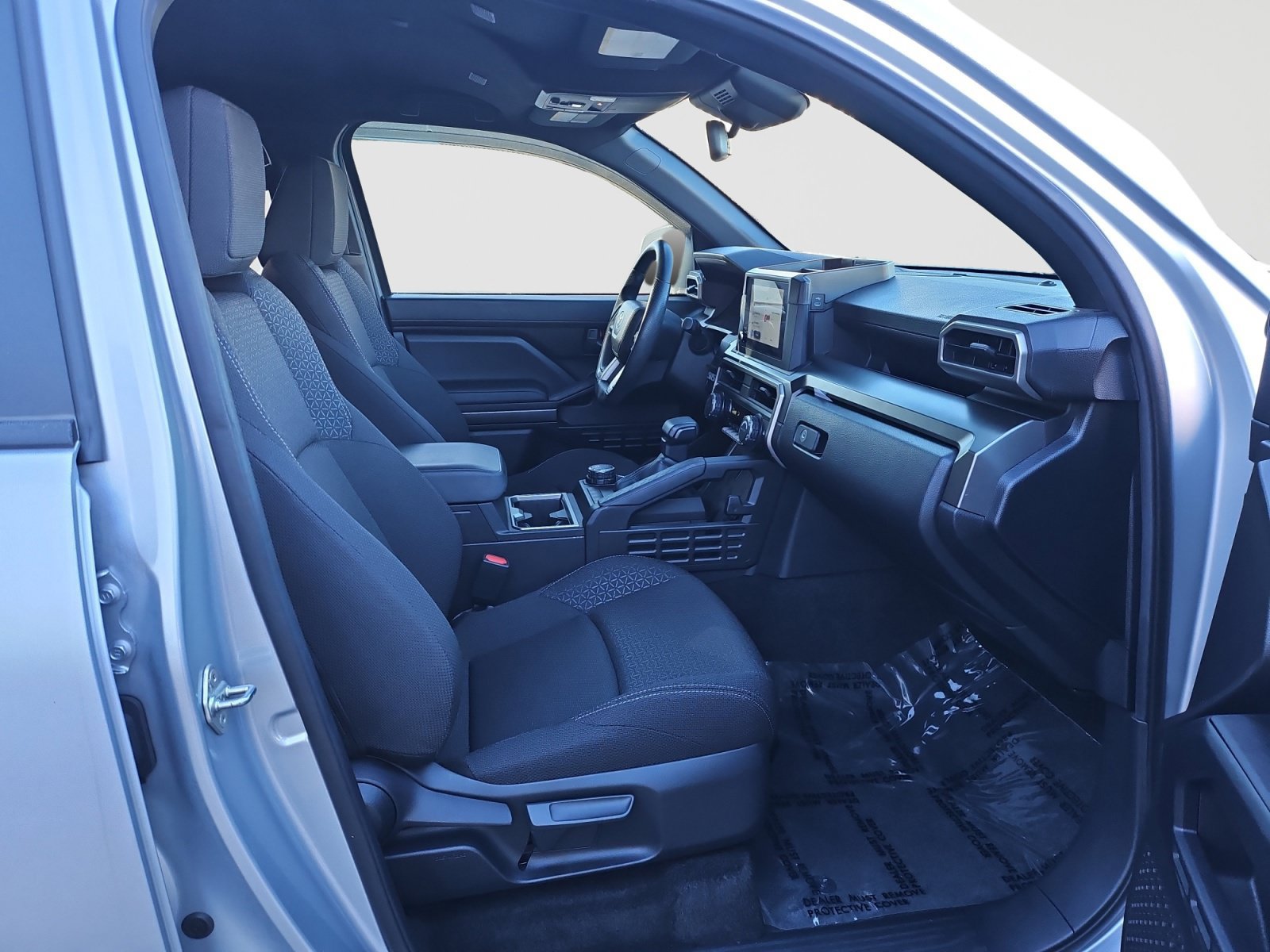 Used 2025 Toyota 4Runner SR5 AWD/4WD image 17