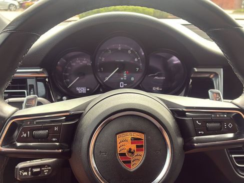 Used 2022 Porsche Macan AWD/4WD image 32