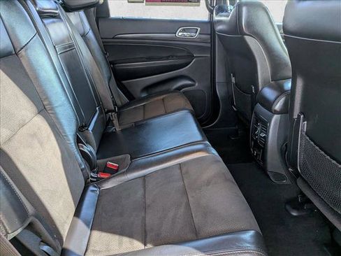 Used 2019 Jeep Grand Cherokee Altitude AWD/4WD image 19