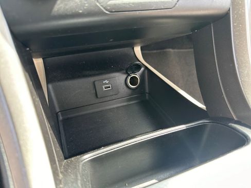 Used 2018 Ford Fusion SE FWD image 16