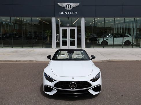 Used 2024 Mercedes-Benz SL 63 AMG 4MATIC image 17