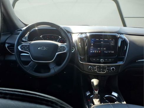 Used 2023 Chevrolet Traverse RS w/ LPO, Floor Liner Package FWD image 10