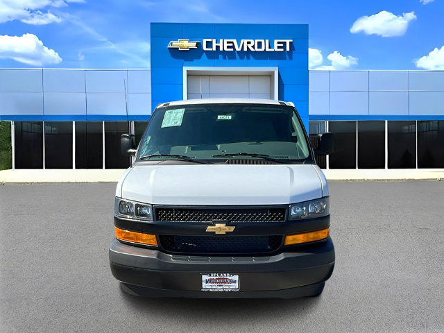 New 2026 Chevrolet Express 2500 Extended w/ Communications Package RWD image 9