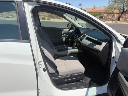 Used 2016 Honda HR-V LX image 24