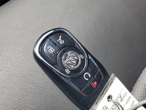 Used 2019 Buick Envision Essence FWD image 29