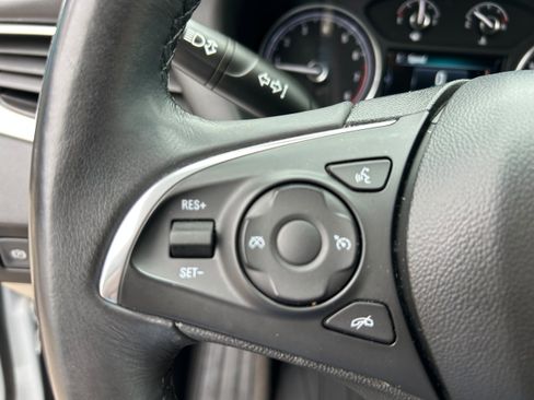 Used 2019 Buick Enclave Essence FWD image 19