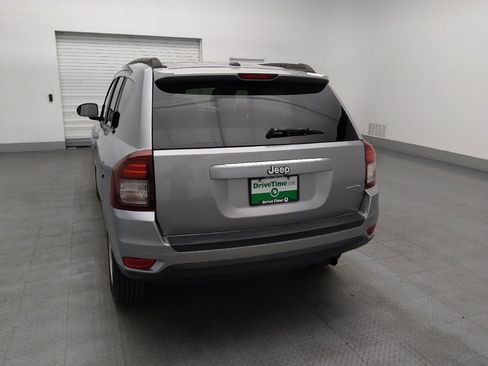 Used 2017 Jeep Compass Latitude image 6