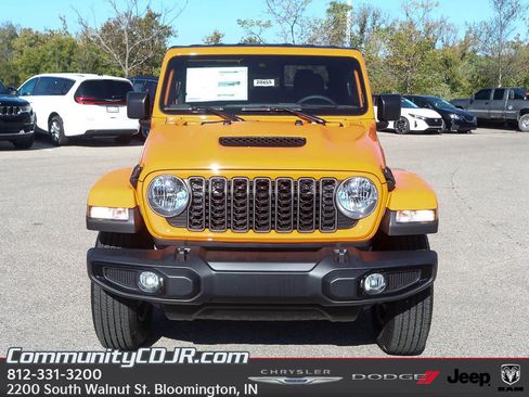 New 2025 Jeep Gladiator Sport image 10