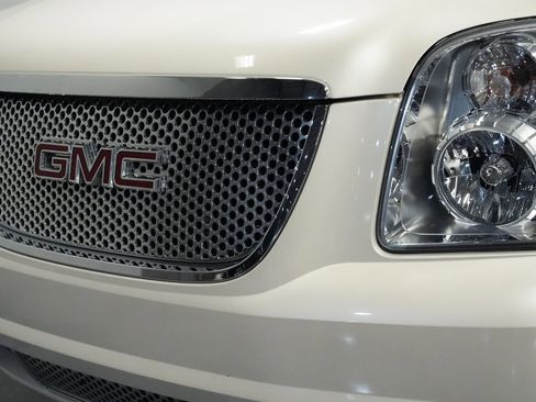 Used 2009 GMC Yukon Denali image 17