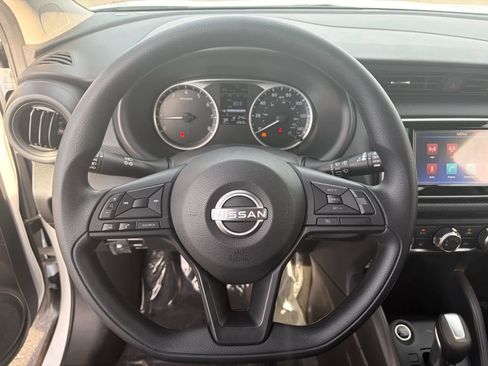 Certified 2025 Nissan Kicks Play S image 18