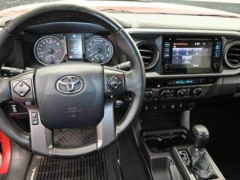 Used 2016 Toyota Tacoma TRD Off-Road image 19
