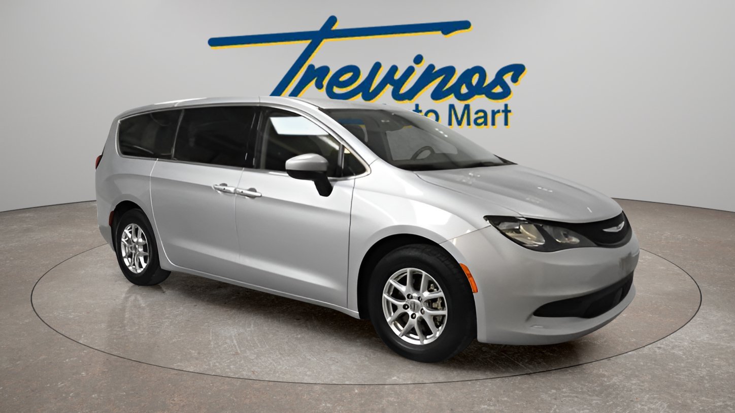 Used 2023 Chrysler Voyager LX FWD image 1