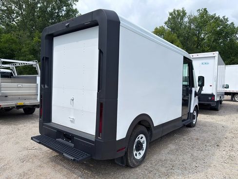 Used 2024 Chevrolet Brightdrop 400 w/ Commercial Equipment Package AWD/4WD image 7