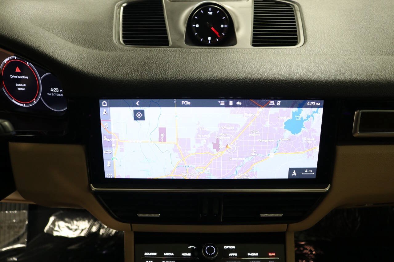 Used 2020 Porsche Cayenne Turbo AWD/4WD image 31