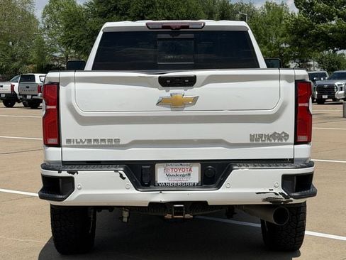 Used 2024 Chevrolet Silverado 2500 High Country w/ High Country Premium Package AWD/4WD image 5