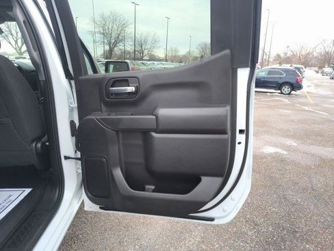 Used 2021 Chevrolet Silverado 1500 LT image 16