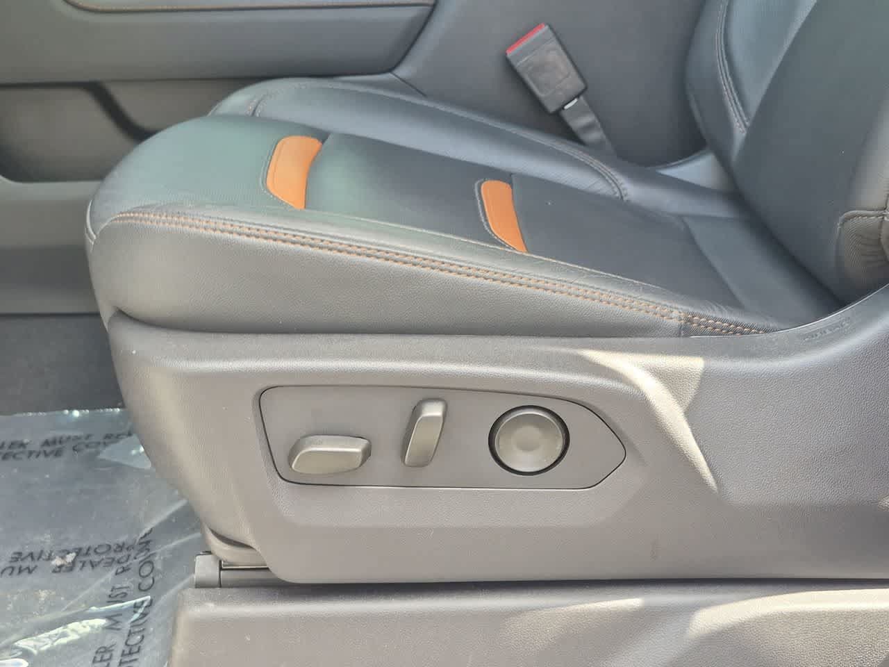 Used 2024 GMC Sierra 1500 AT4 w/ Technology Package AWD/4WD image 18