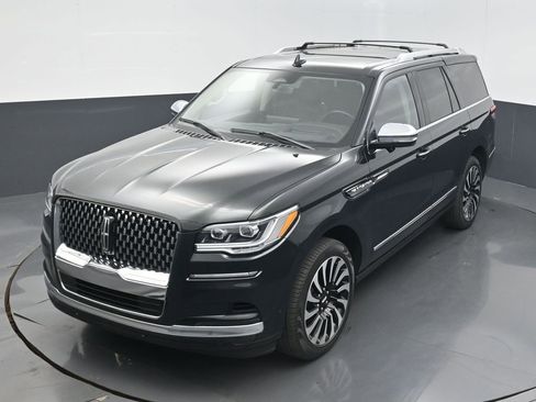 Used 2023 Lincoln Navigator Black Label AWD/4WD image 9