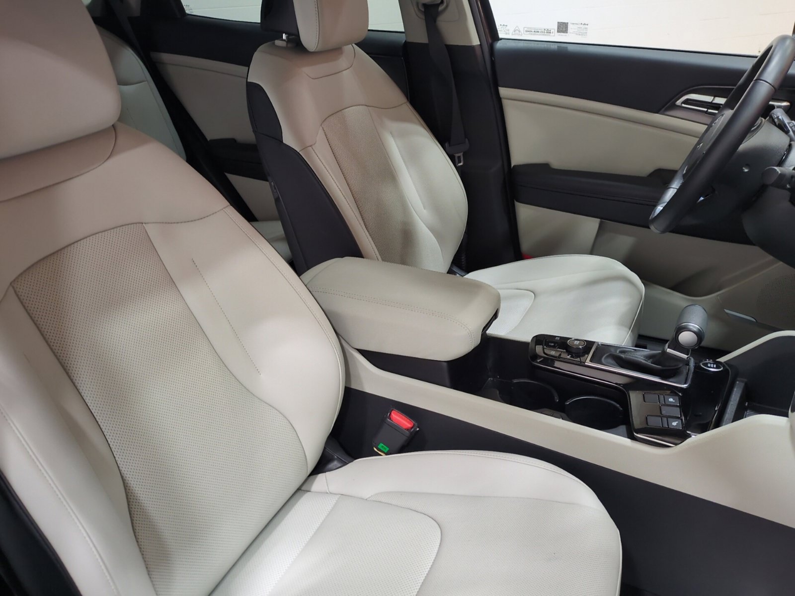 Certified 2024 Kia Sportage EX FWD image 10