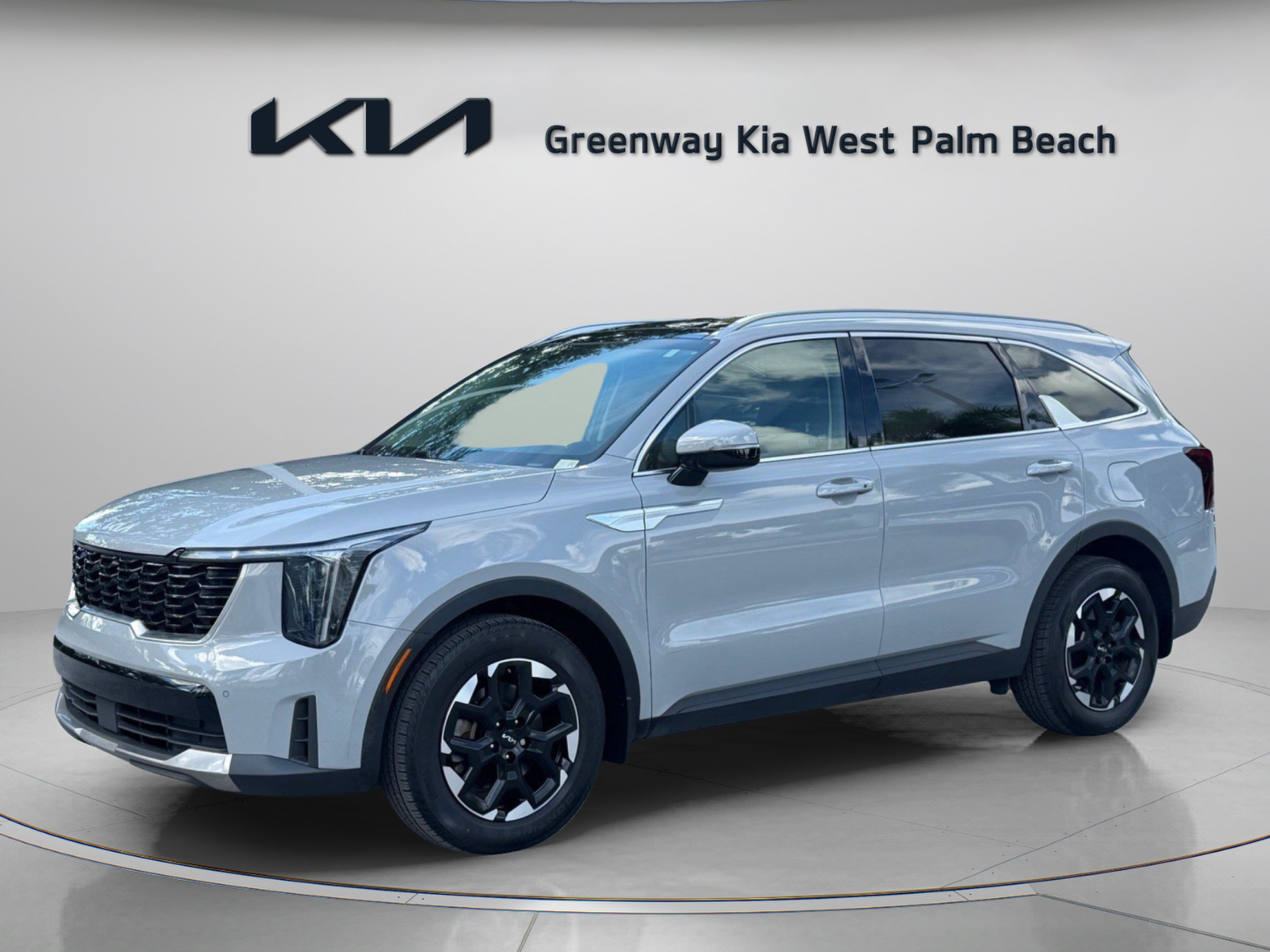 Certified 2025 Kia Sorento S w/ Panoramic Sunroof Package FWD image 3