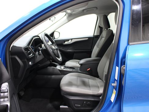 Used 2021 Ford Escape SE w/ Convenience Package FWD image 3