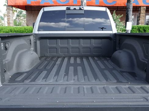 Used 2022 RAM 2500 Laramie w/ Night Edition AWD/4WD image 8