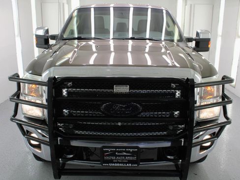 Used 2015 Ford F250 Lariat w/ Chrome Package AWD/4WD image 3
